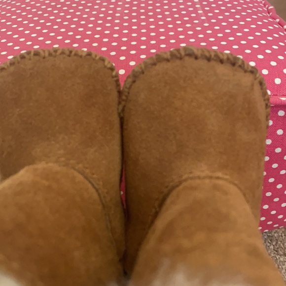 Baby Ugg’s size0/1 - Picture 3 of 5